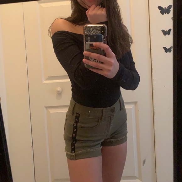 Army green midrise shorts - Picture 2 of 2